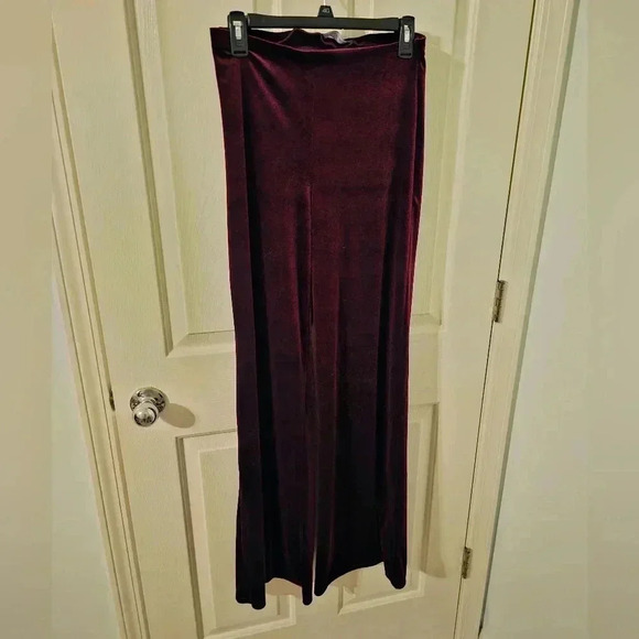 Naked Wardrobe NWT Plush Velvet Wide Leg Pants Size M - Picture 1 of 5